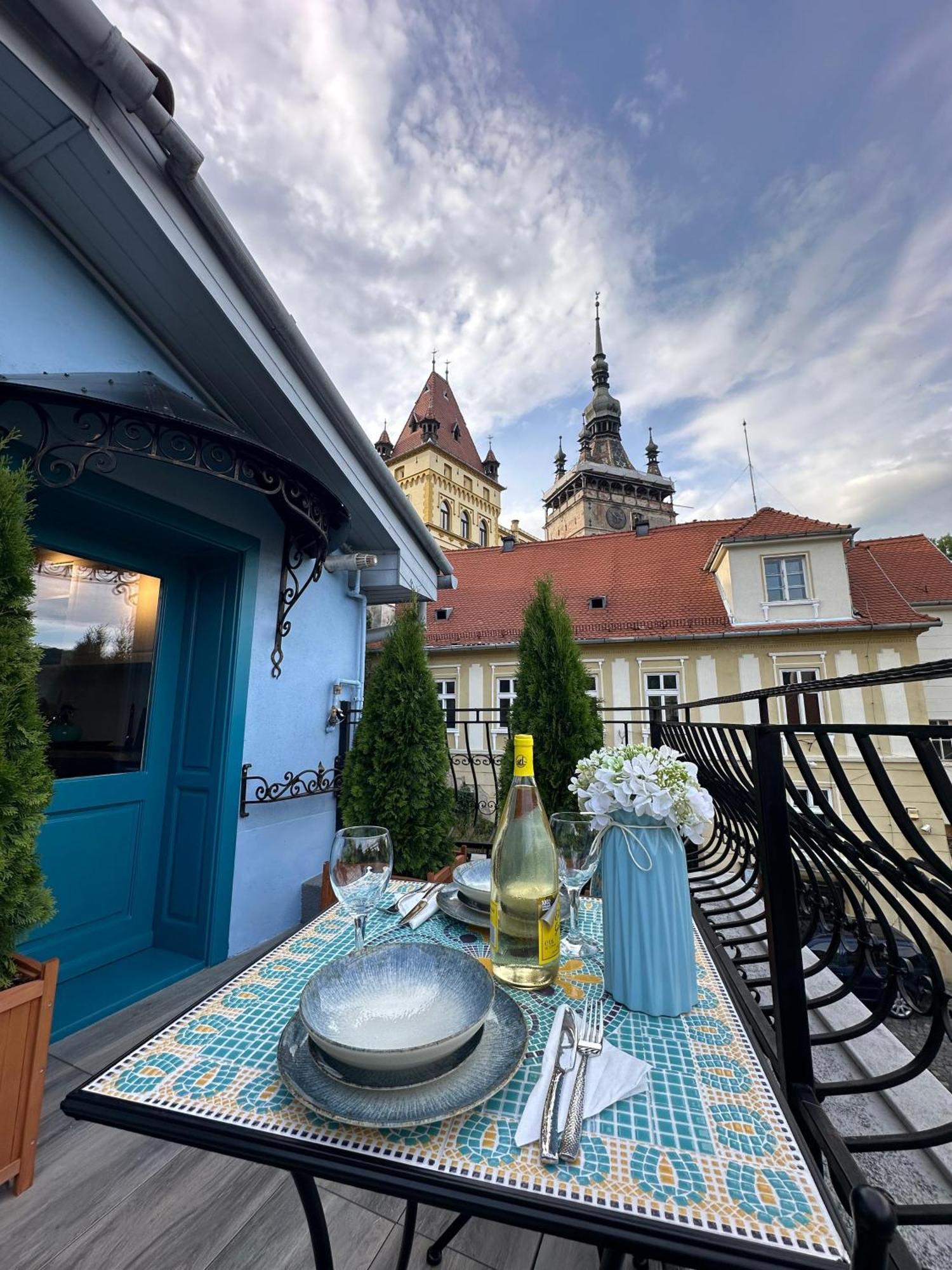 Апартаменты Blue House Citadel Сигишоара Экстерьер фото